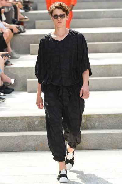 Look 26